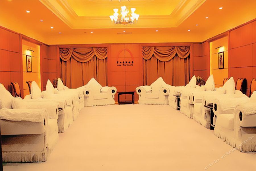 Fuhong International Hotel Liaoyang Экстерьер фото
